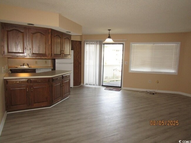 Building Photo - 4222 Pinehurst Cir