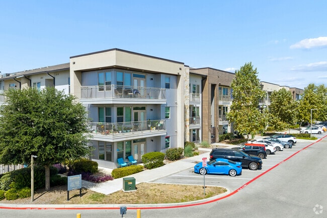 Building Photo - Tradehouse at Bulverde Marketplace