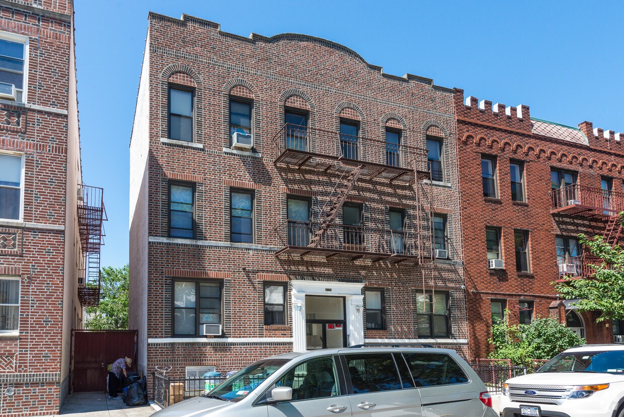 Foto principal - 2062 73rd St