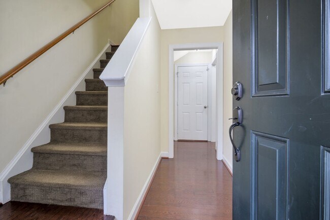 Entrada principal - 5357 Discovery Park Blvd