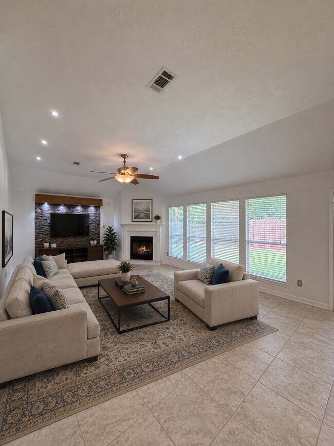 Foto del edificio - 3210 Woodcreek Glen Ln