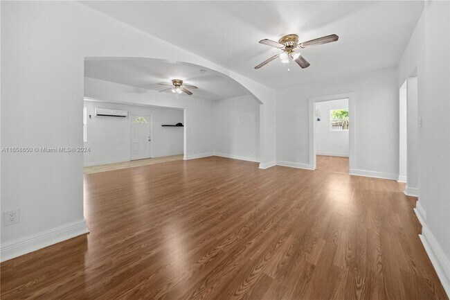 Building Photo - 1744 SW 17th St