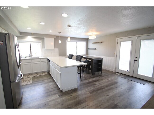 Building Photo - 1419 SE 140th Ct