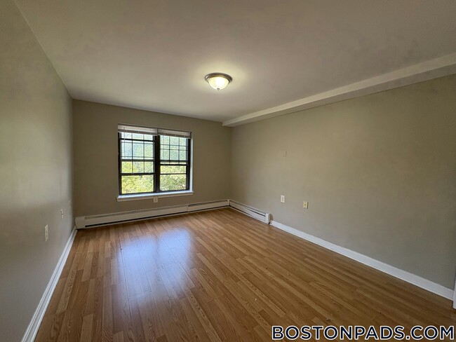 Building Photo - 757 Highland Ave