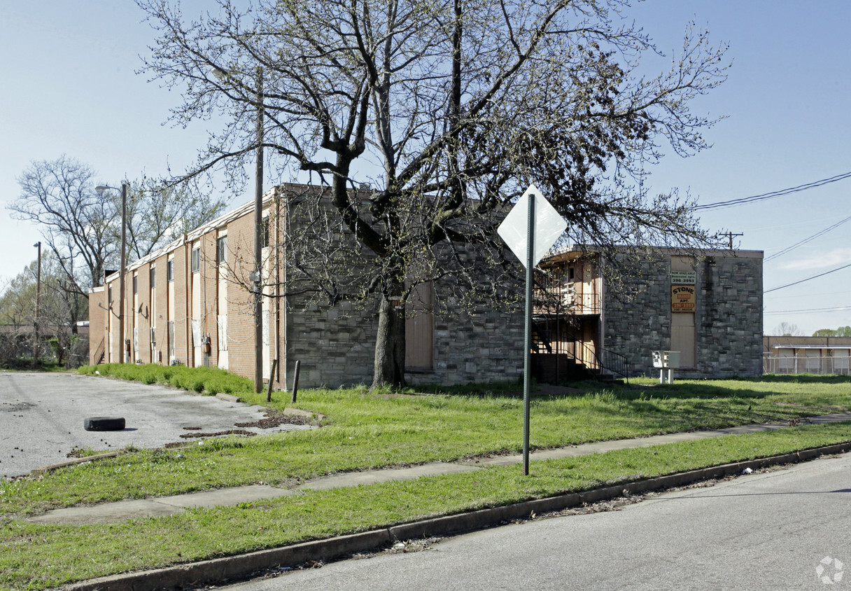 Primary Photo - Stone Manor Apartments