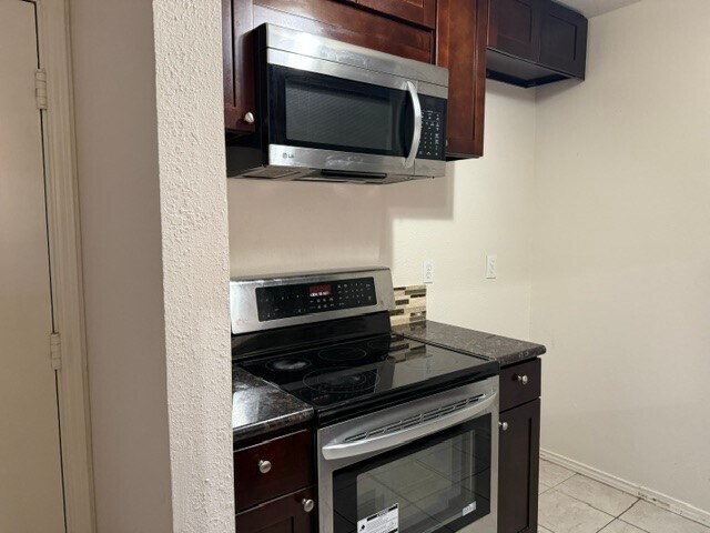 Foto del edificio - 6701 Sands Point Dr