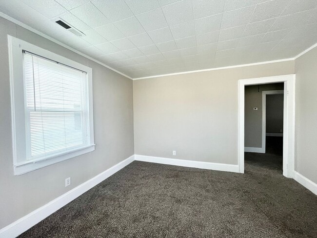 Building Photo - 803 W Elizabeth St