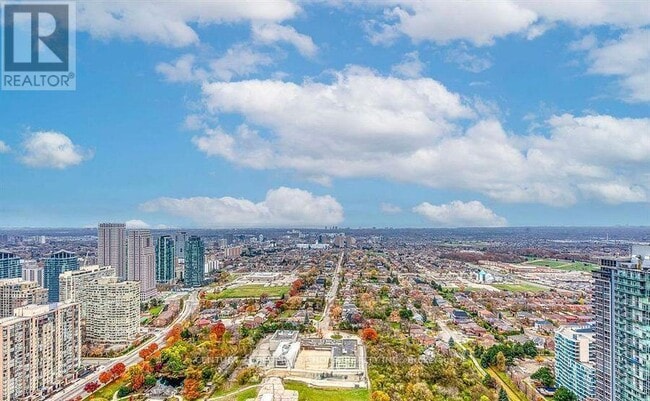 Photo du bâtiment - 4015 The Exchange