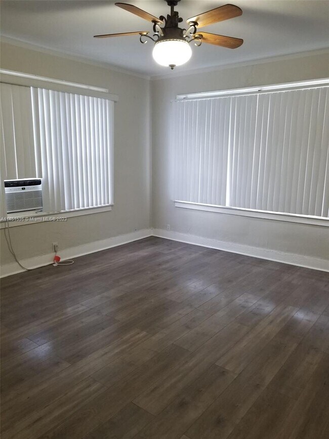 Foto del edificio - 3364 SW 2nd St