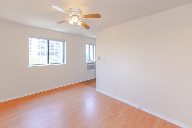 Building Photo - 1430 N Dearborn Pkwy