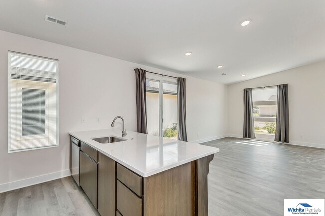 Foto del edificio - Newer 3 bed, 2 bath Patio Home  **First month rent free at move in**