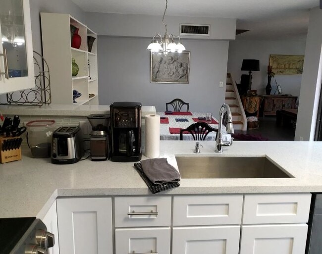 Foto del edificio - 4722 SW 67th Ave