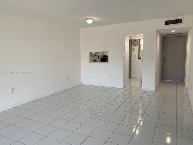 Foto del edificio - 2859 Leonard Dr