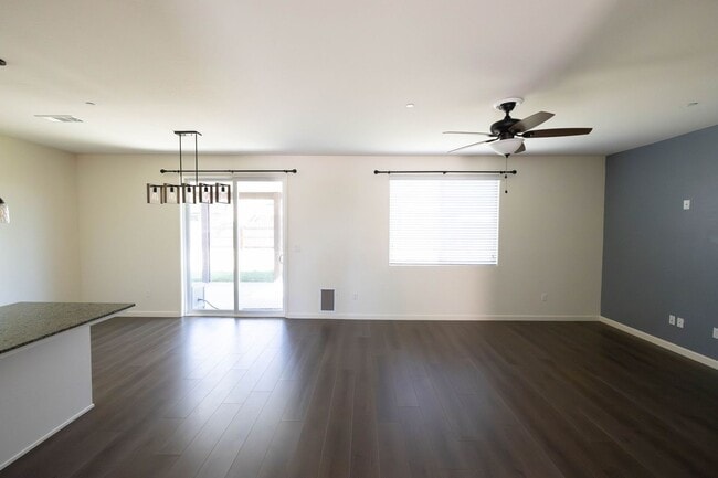 Building Photo - Lovely 3 bedroom home for rent in Hanford CA