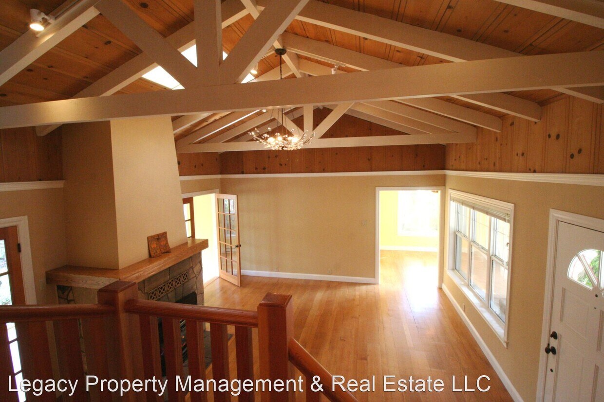 3 br, 1.5 bath House 33 Terrace Place