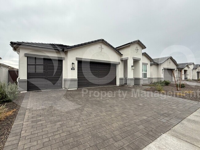 Foto del edificio - 10525 W Deanna Dr