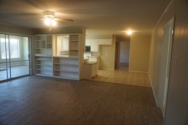 Foto del edificio - 3 Bedroom 2 bath Walk to Evans