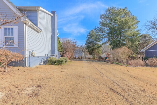 Building Photo - 1322 Windbrook Dr