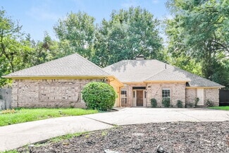 Building Photo - 712 Creek Tree Dr