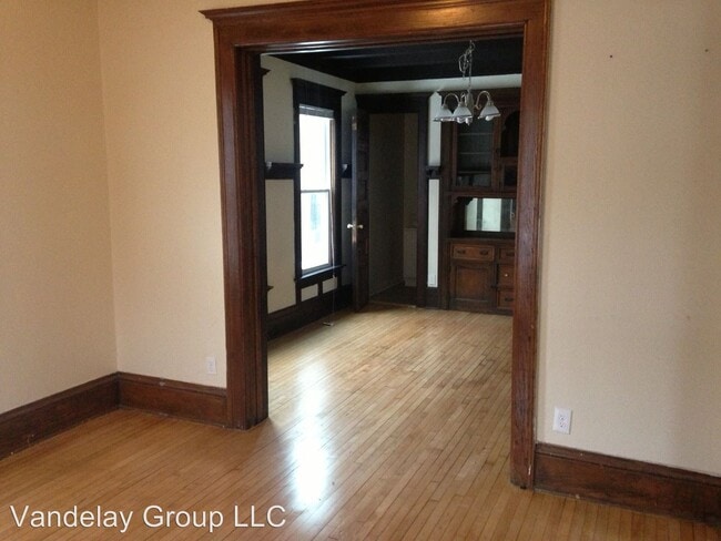 Building Photo - 2625 N Oakland Ave