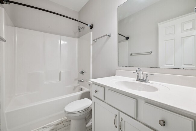 Foto del edificio - 428 Triple Crown Cir