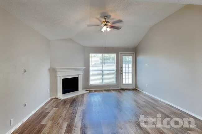 Building Photo - 2516 Concina Way