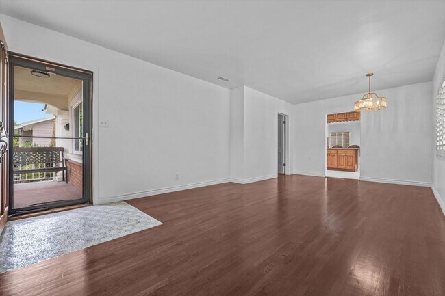 Foto del edificio - 14403 Benfield Ave