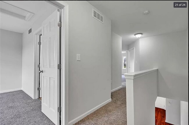 Building Photo - 128 Jordan Dr