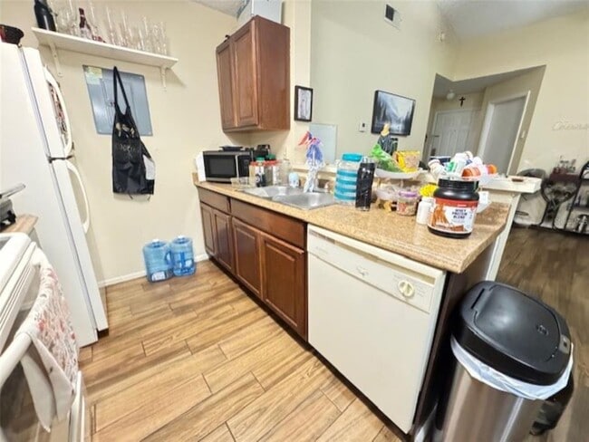 Building Photo - 2565 Grassy Point Dr