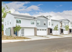 Building Photo - 3010 N 34th St