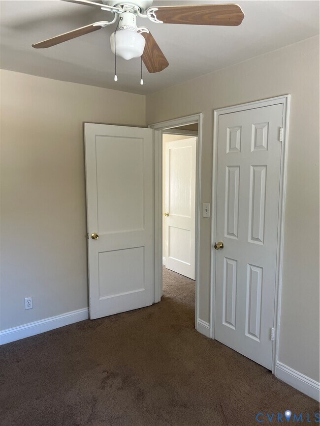 Building Photo - 725 Monticello Dr