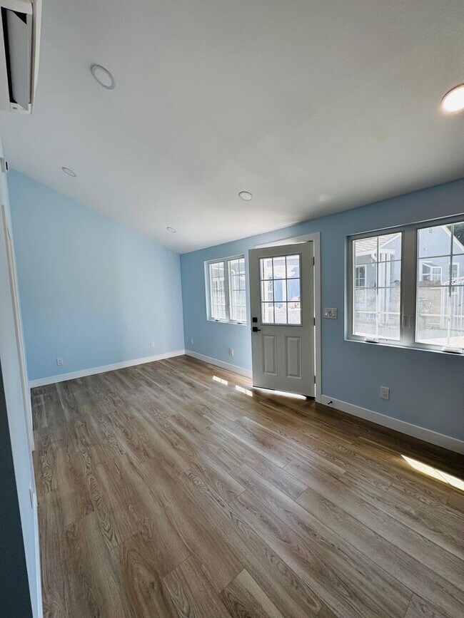 Foto del edificio - Gorgeous 1 Bedroom ADU with Laundry and pr...