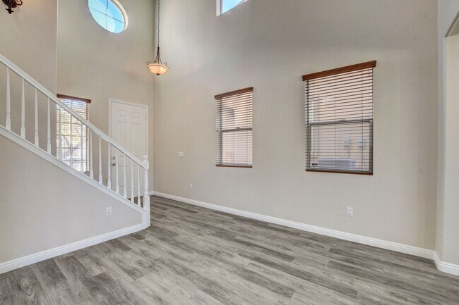 Foto del edificio - TWO STORY CUL-DE-SAC HOME, 3 BEDROOM 2.5 BATH HOME