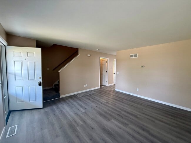 Building Photo - 106 Colonial Pkwy