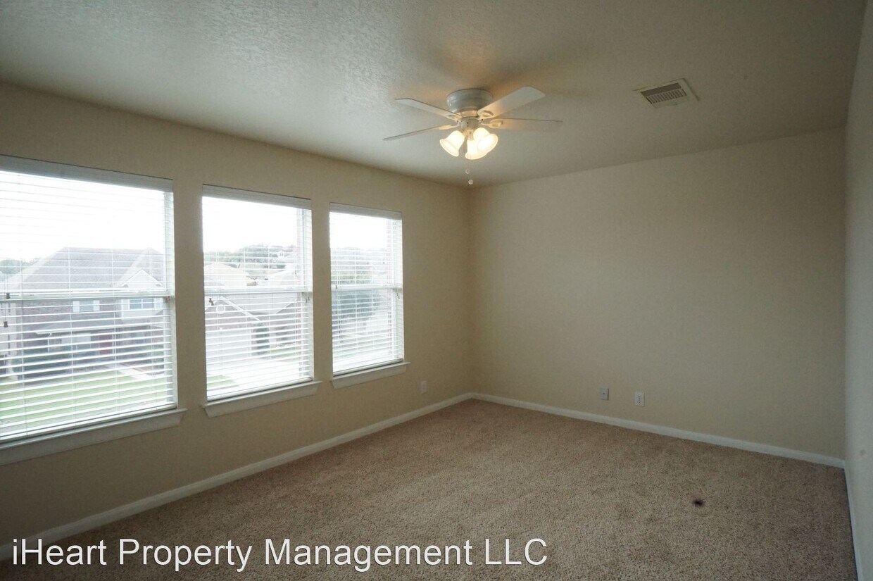 Foto del edificio - 3 br, 2.5 bath House - 815 Quitman Oak
