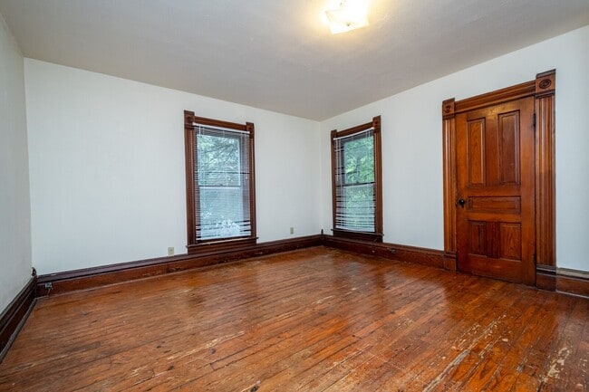 Building Photo - 1125 N Dodge St