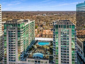 Building Photo - 923 Peachtree St NE