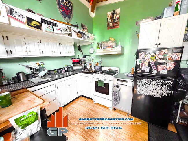 Foto del edificio - 766 Twin Pond Rd