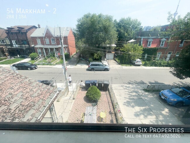 Photo du bâtiment - Sunny 2 Bedroom Upper Floor Apartment