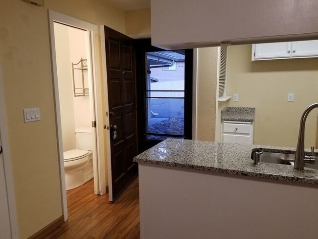 Building Photo - Condo For Rent in Lake Tahoe Nevada