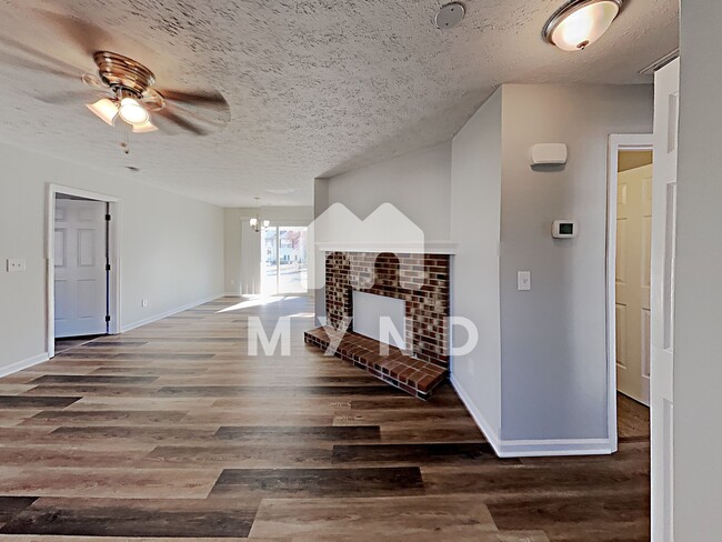 Building Photo - 1616 Elkpark Dr