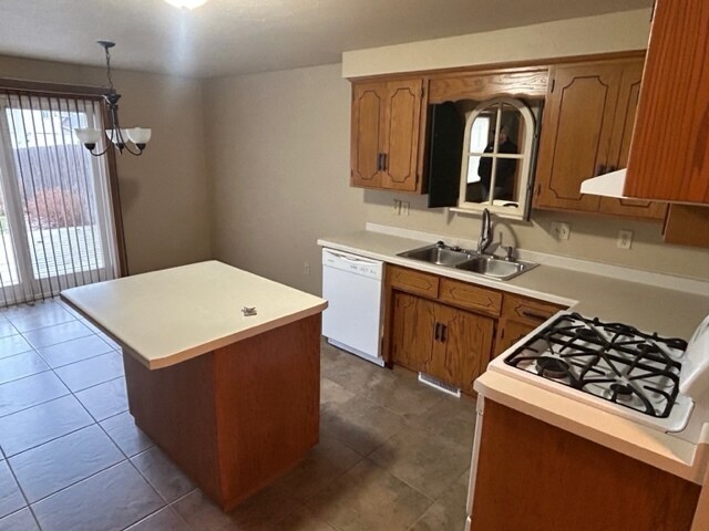 Foto del edificio - 2480 Bellevue St