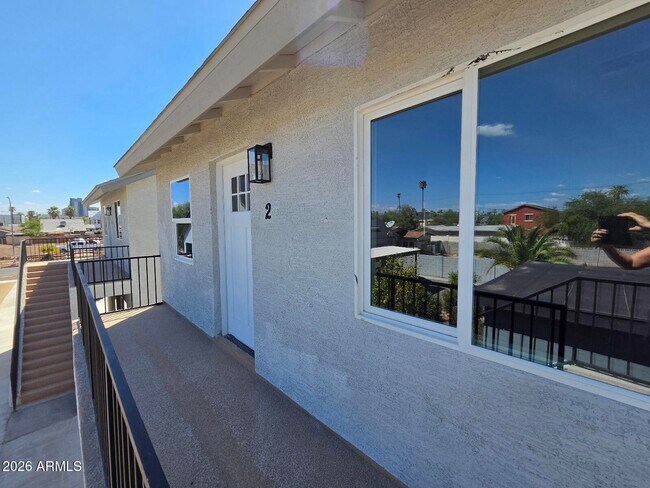 Building Photo - 824 N 11th Ave
