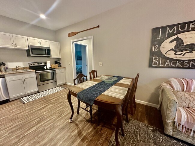 Foto del edificio - Two Bedroom Apartment in the Heart of Bluffton's Promenade!