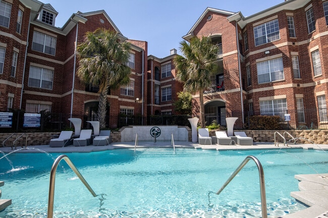 Building Photo - Enclave at LaFrontera