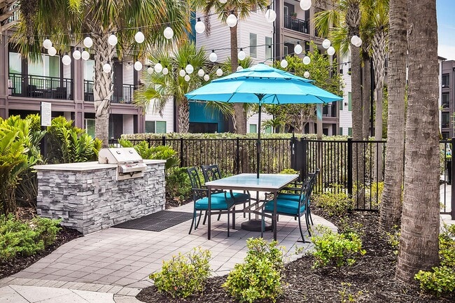 Building Photo - AVLI AT CROSSTOWN CENTER APARTMENTS