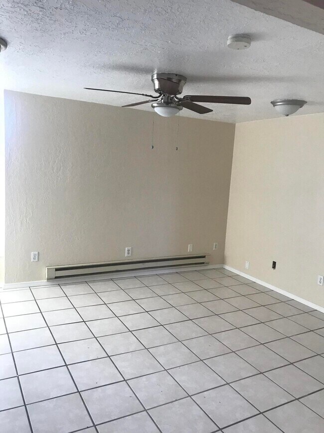 Foto del edificio - 221 Maple St NE