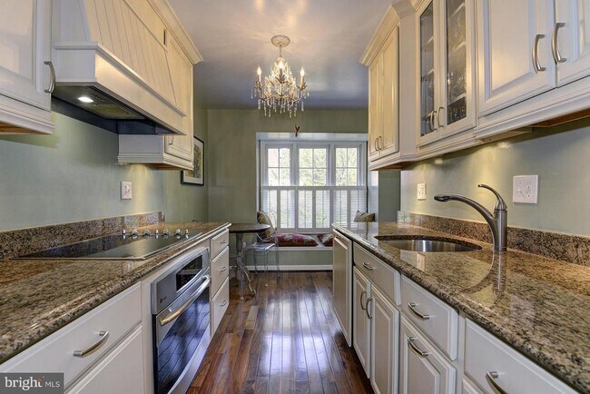Foto del edificio - 4948 Bradley Blvd