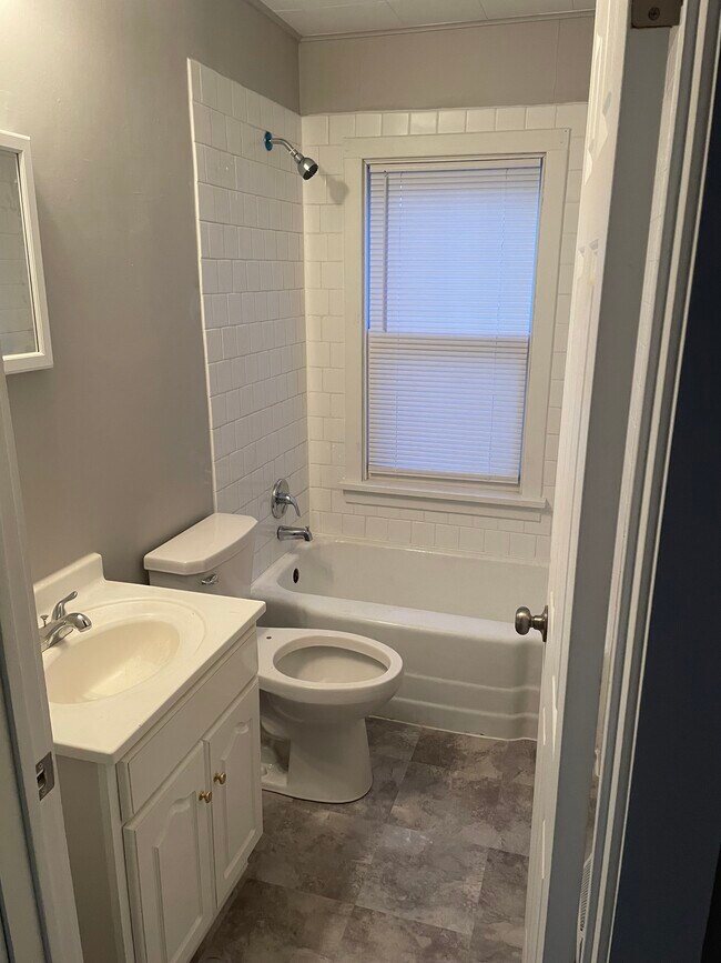 Foto del edificio - 201 E 7th St