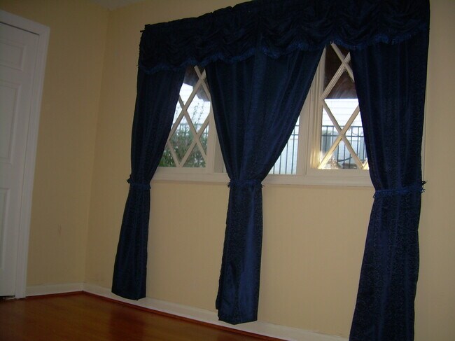 Building Photo - 7113 Warbler Ln